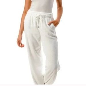 Womens Boyfriend Plush Winter White Joggers sz medium